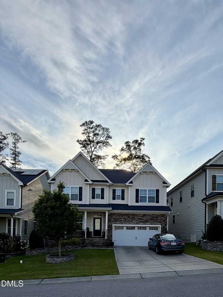 1072 Diamond Dove Ln - Photo 2 of 35