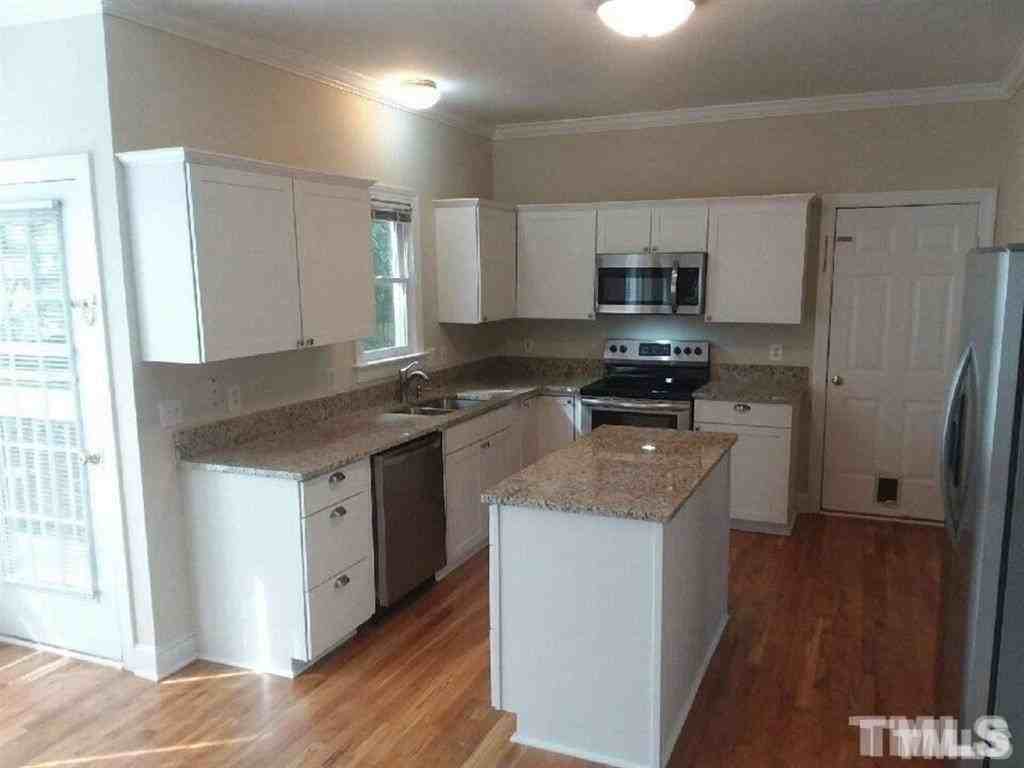 1817 Misty Hollow Ln - Photo 2 of 10