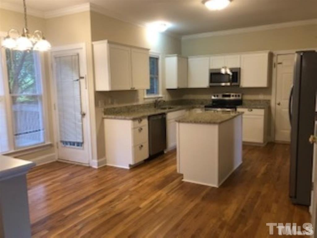 1817 Misty Hollow Ln - Photo 3 of 10