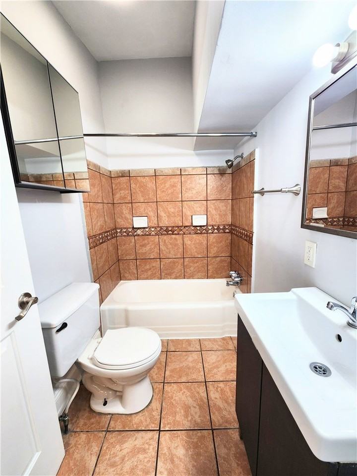 4505 Davison St - Photo 5 of 7