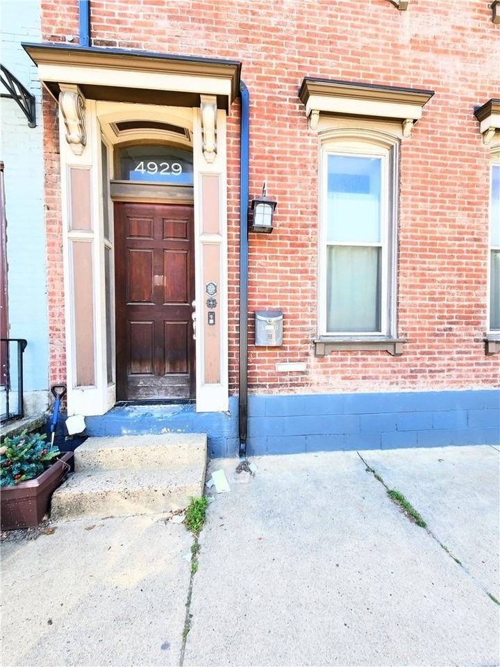 4929 Butler St #2