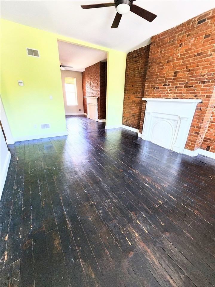 4929 Butler St #2 - Photo 5 of 12