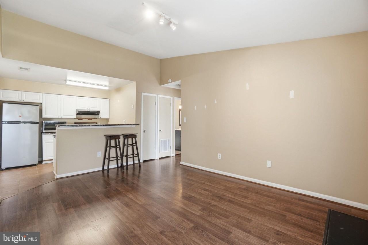 8633 Beekman Pl #33D - Photo 7 of 25