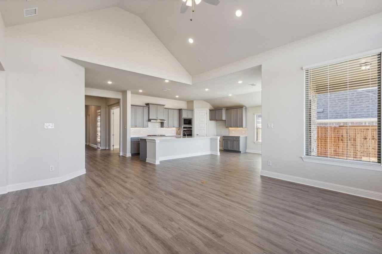 3913 Ashland Ave - Photo 5 of 10