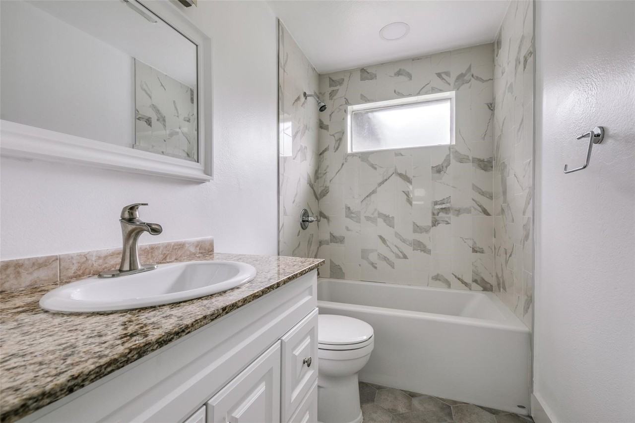 4524 Harvey Dr - Photo 6 of 16