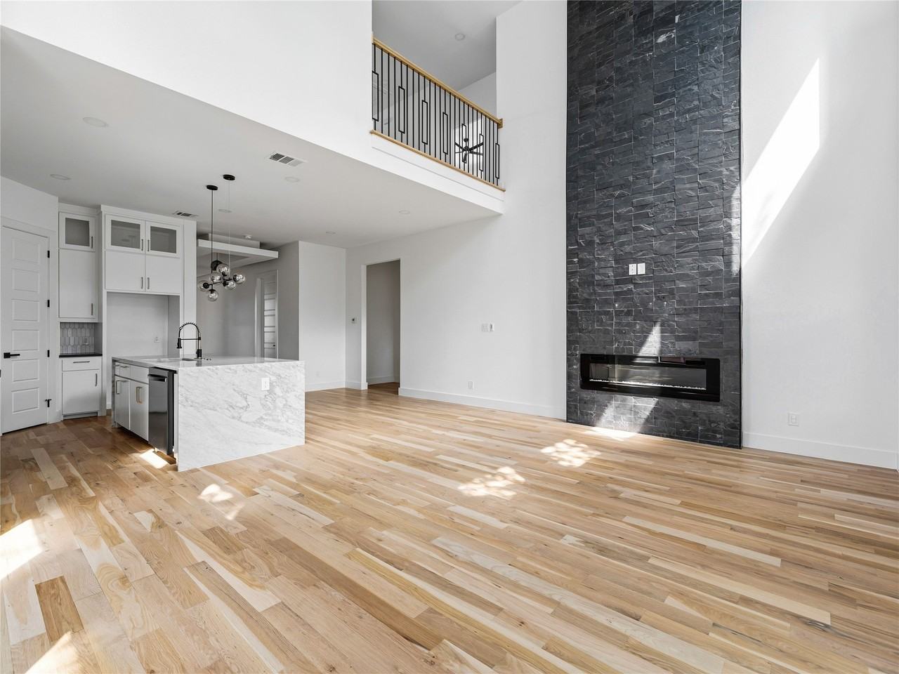 1958 Toronto St - Photo 7 of 32