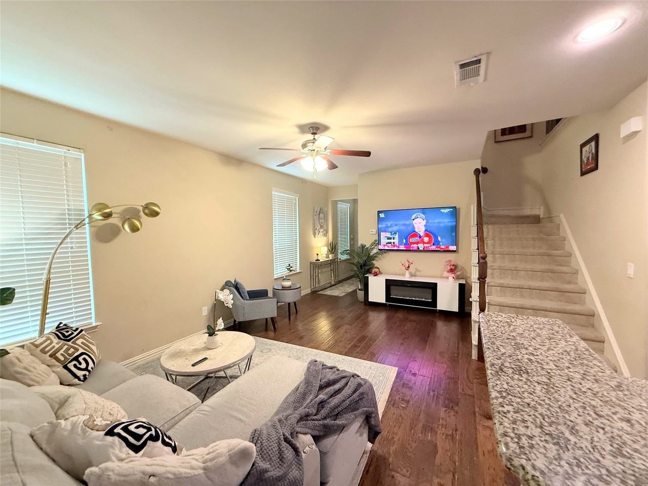 880 Merino Dr - Photo 7 of 33