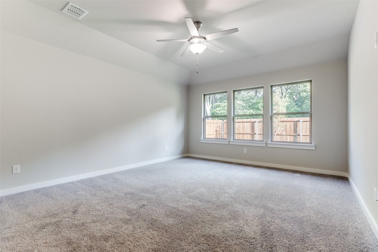 1113 Birchwood Ln - Photo 7 of 13