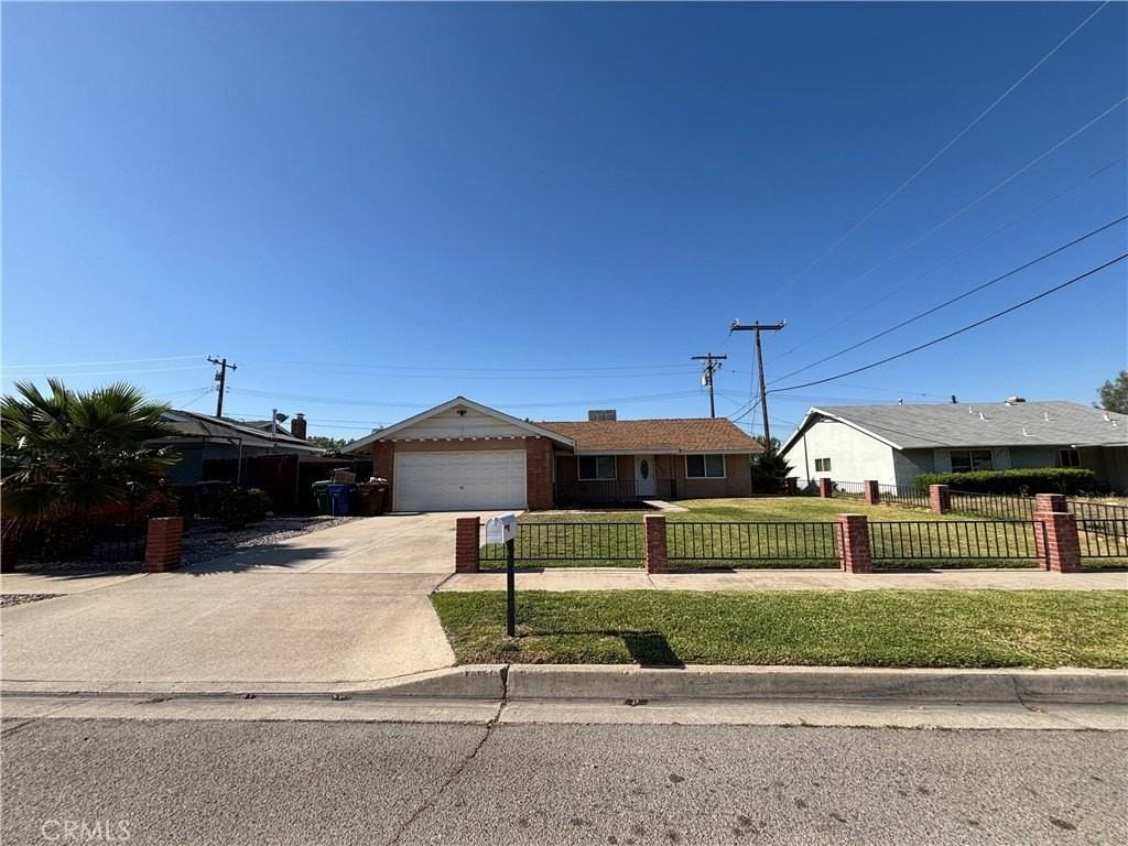 27531 Temple St - Photo 2 of 35