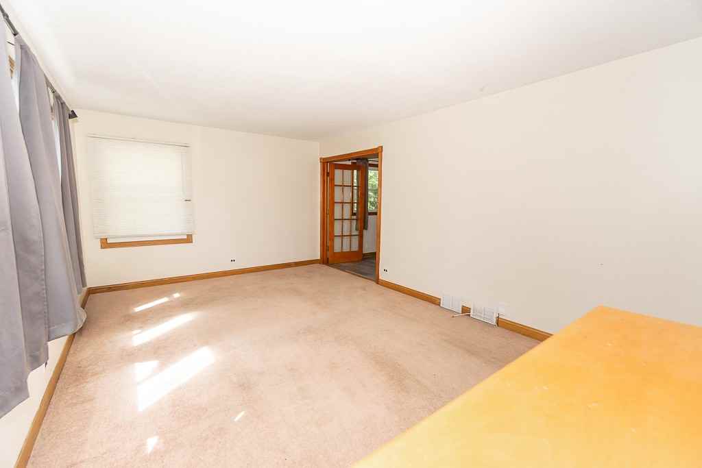 649 S Wisconsin Ave - Photo 2 of 21