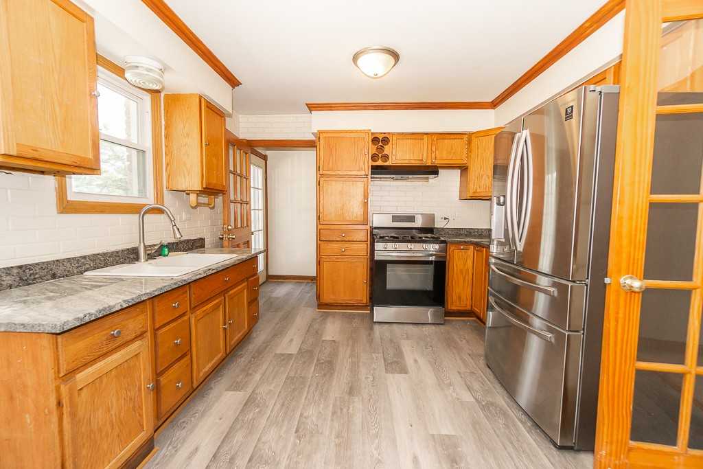 649 S Wisconsin Ave - Photo 5 of 21