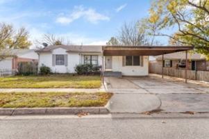 featured image of 814 E Centennial St #1
