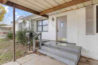814 E Centennial St #1 - Photo 2 of 24