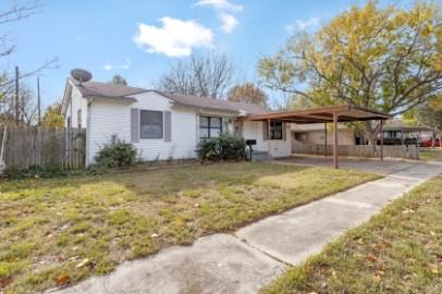 814 E Centennial St #1 - Photo 4 of 24
