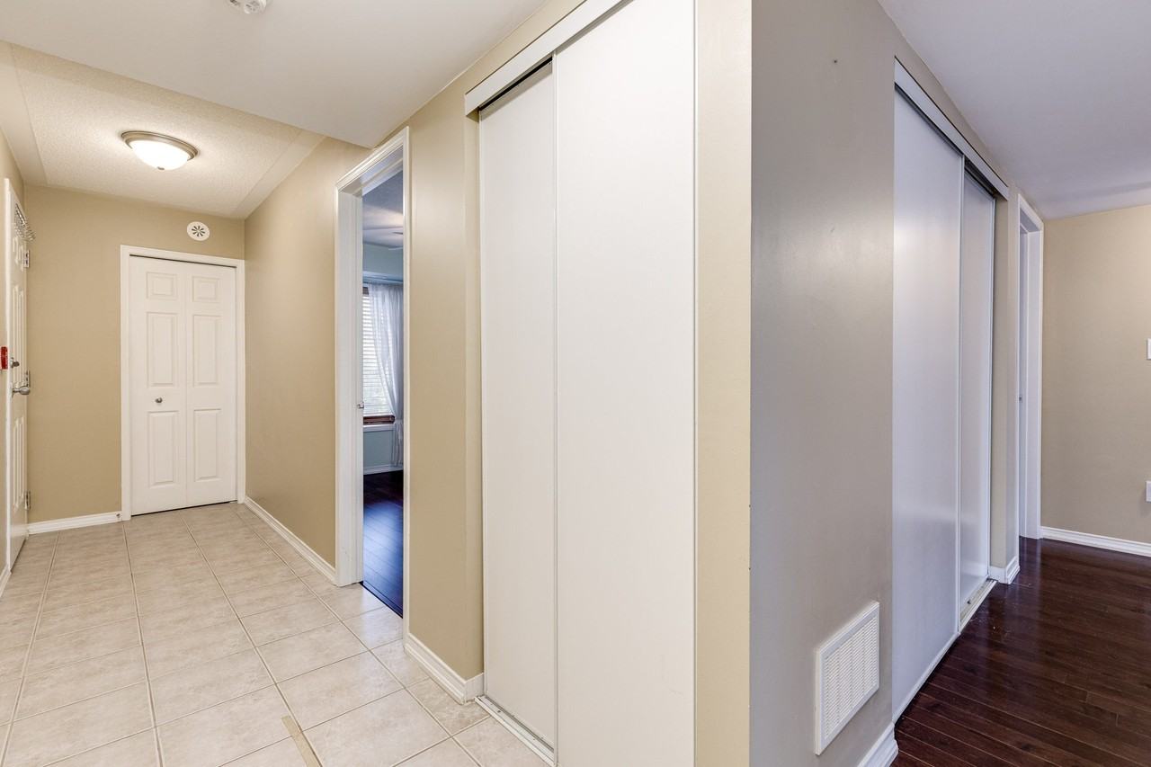 671 29b - 671 Warden Avenue #29B - Photo 2 of 25
