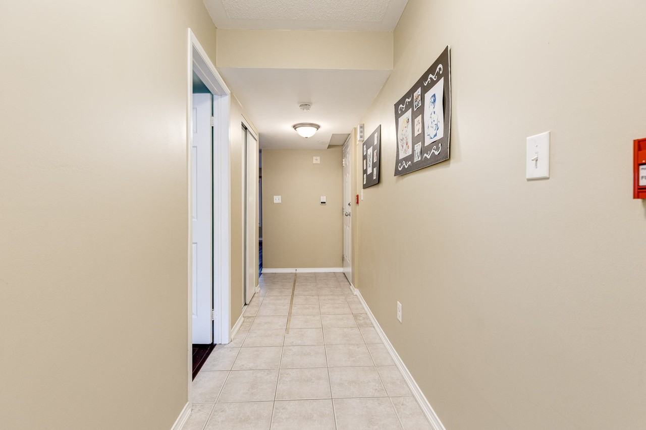 671 29b - 671 Warden Avenue #29B - Photo 3 of 25