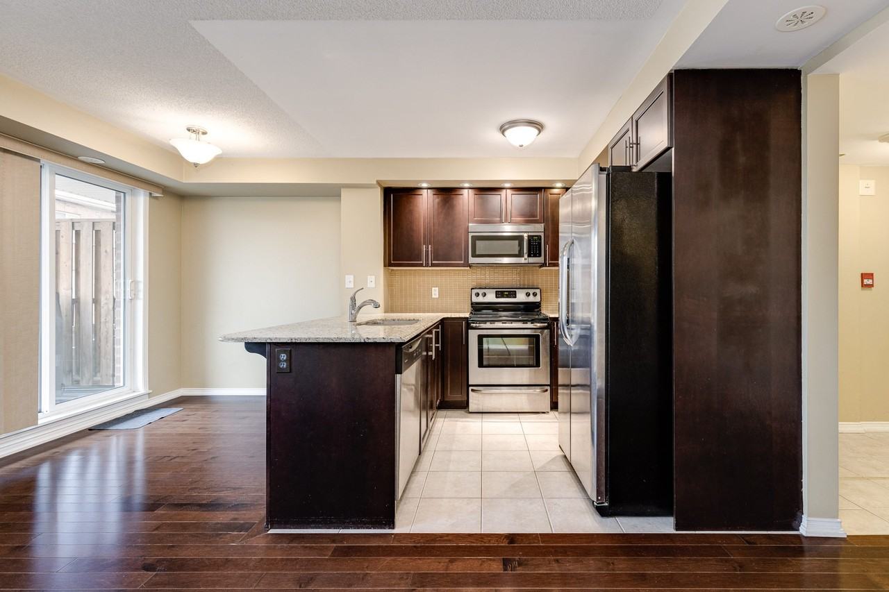 671 29b - 671 Warden Avenue #29B - Photo 7 of 25