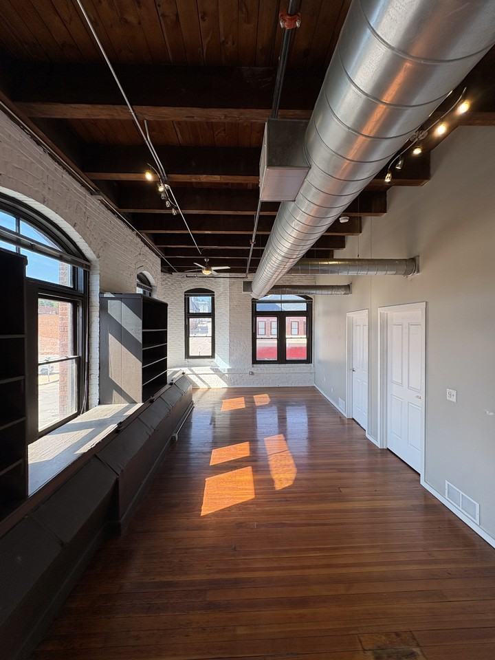 116 N 5th St #215 - Photo 2 of 13