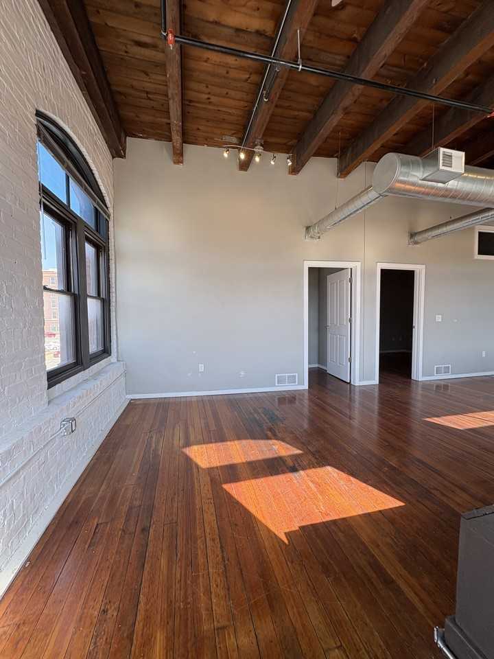 116 N 5th St #215 - Photo 6 of 13