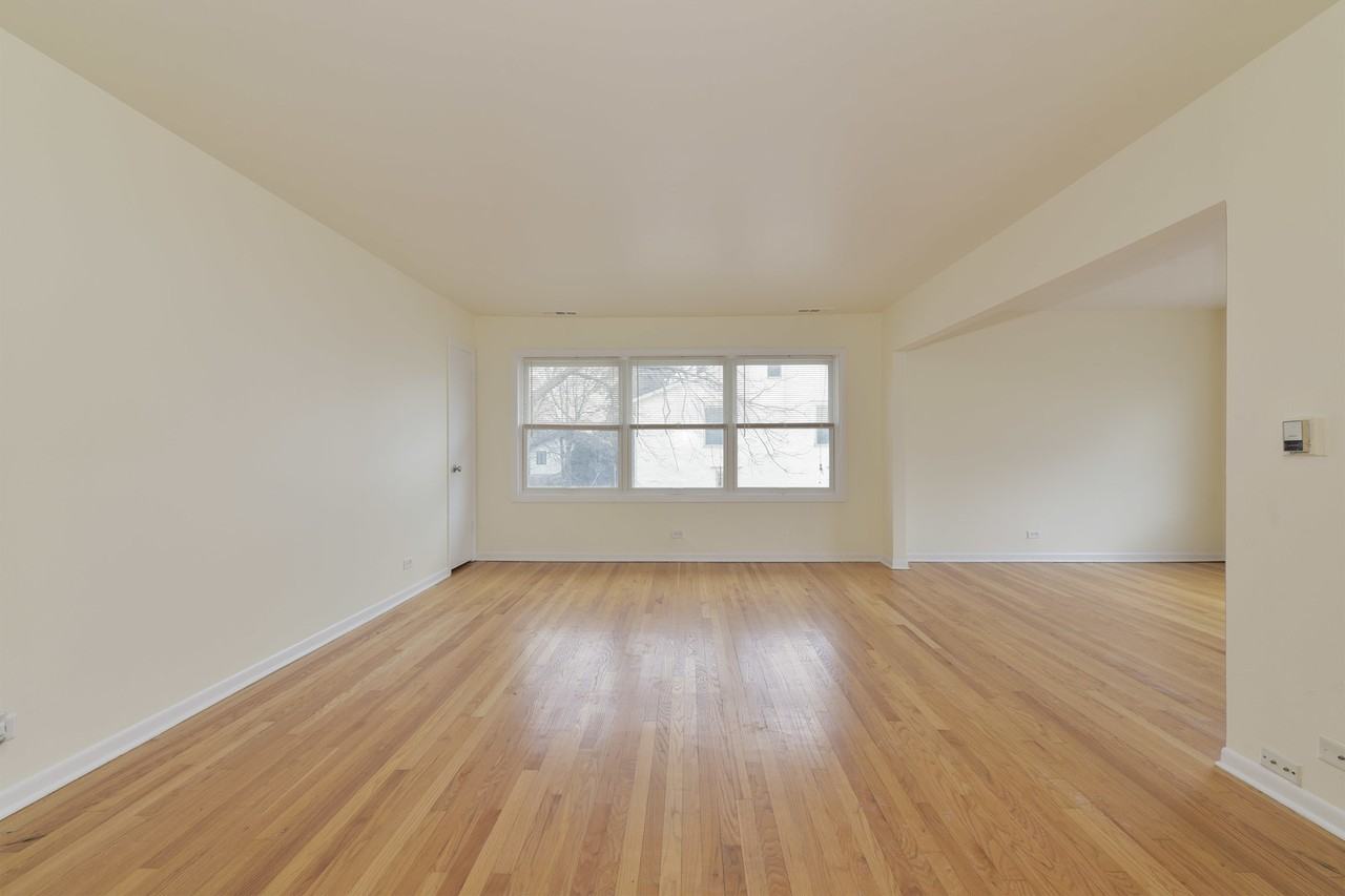44 W Washington St ##2a - Photo 3 of 10