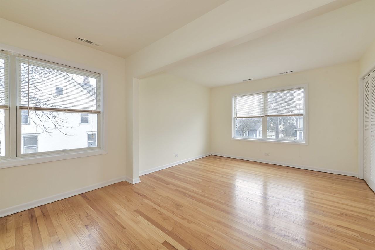 44 W Washington St ##2a - Photo 4 of 10