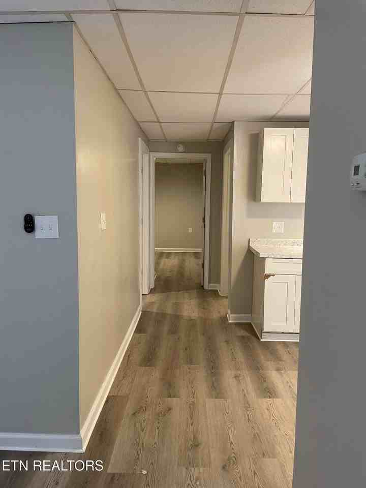162 E Race St - Photo 6 of 8