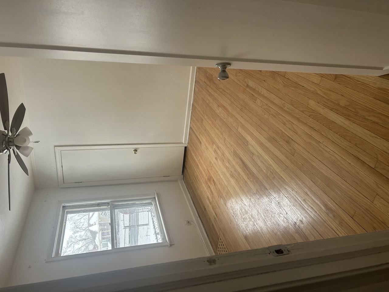 12748 S Lowe Ave - Photo 5 of 11