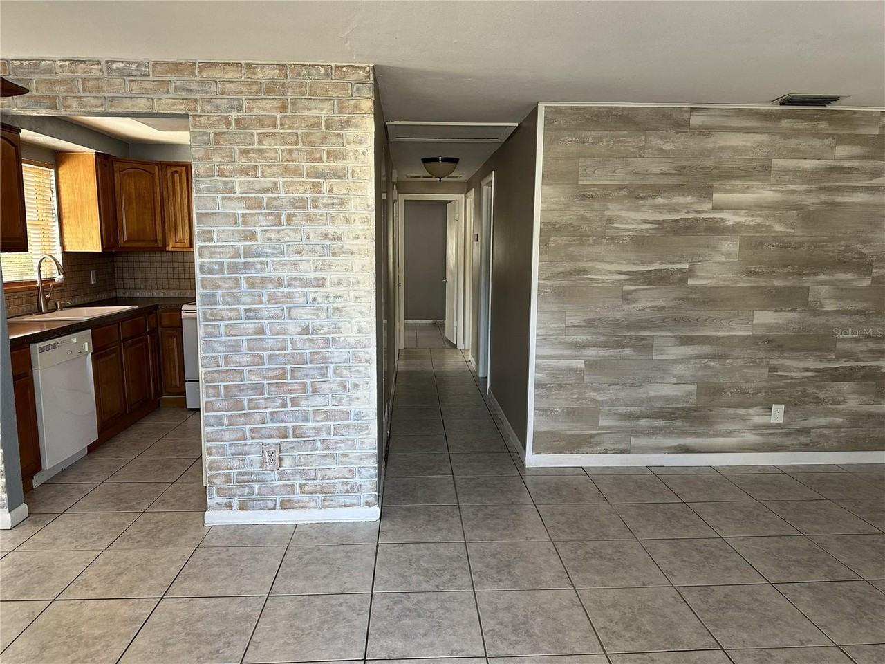 8892 79th Pl - Photo 3 of 8