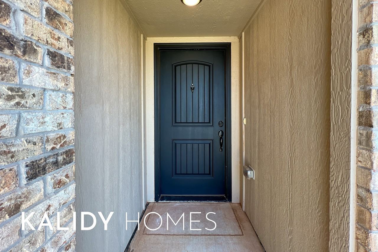 4812 Crystal Hill Dr #1 - Photo 3 of 31