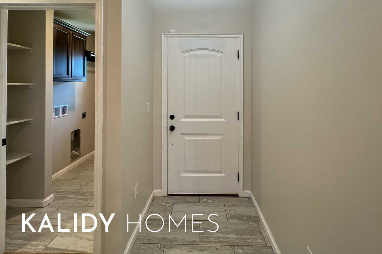 4812 Crystal Hill Dr #1 - Photo 4 of 31