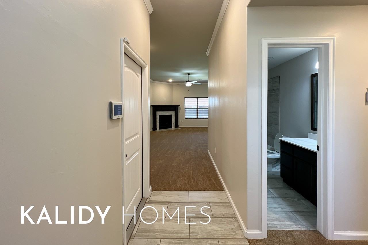 4812 Crystal Hill Dr #1 - Photo 5 of 31