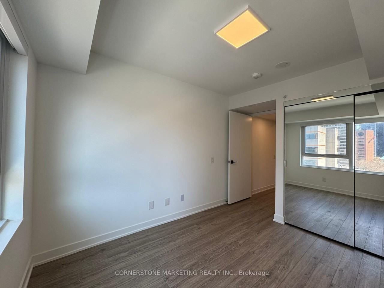 609 Sherbourne Street #804 - Photo 7 of 46