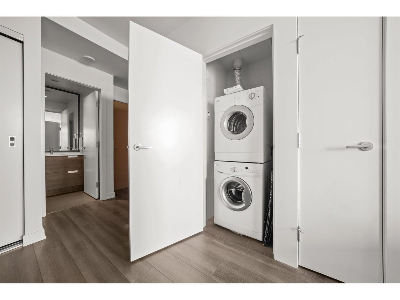 4688 Kingsway #27xx - Photo 5 of 26