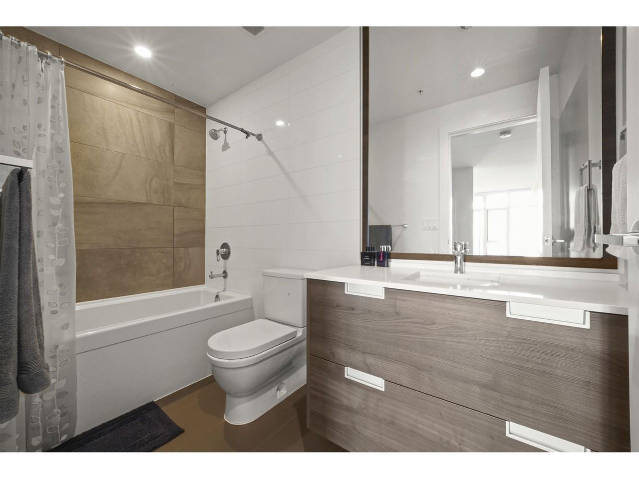 4688 Kingsway #27xx - Photo 6 of 26