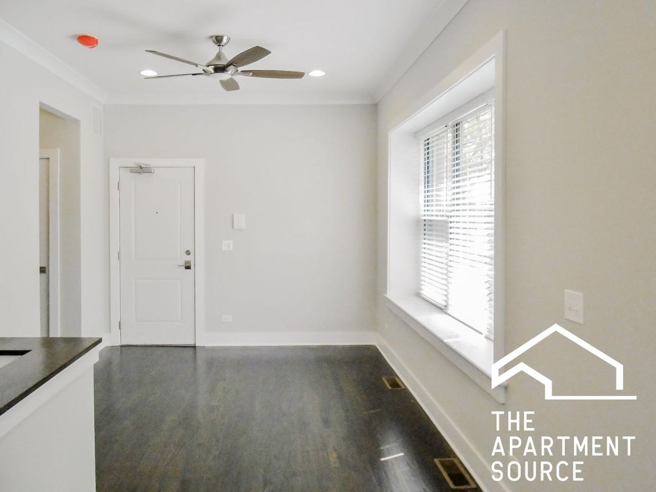 1952 W Nelson St #1W - Photo 2 of 10