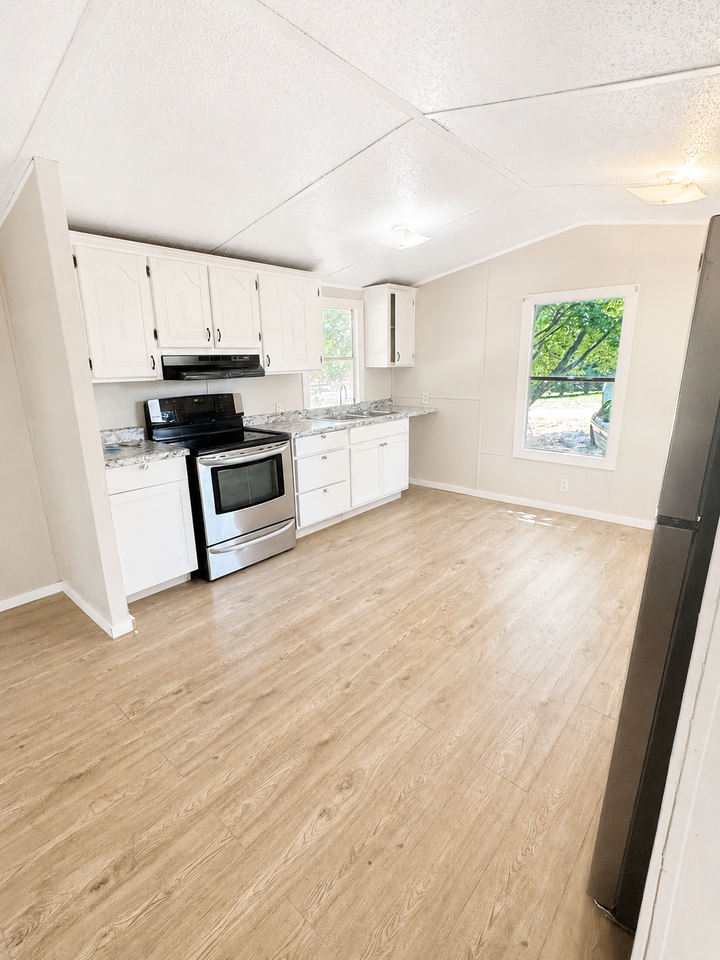 325 Green Dragon Dr #1 - Photo 2 of 8