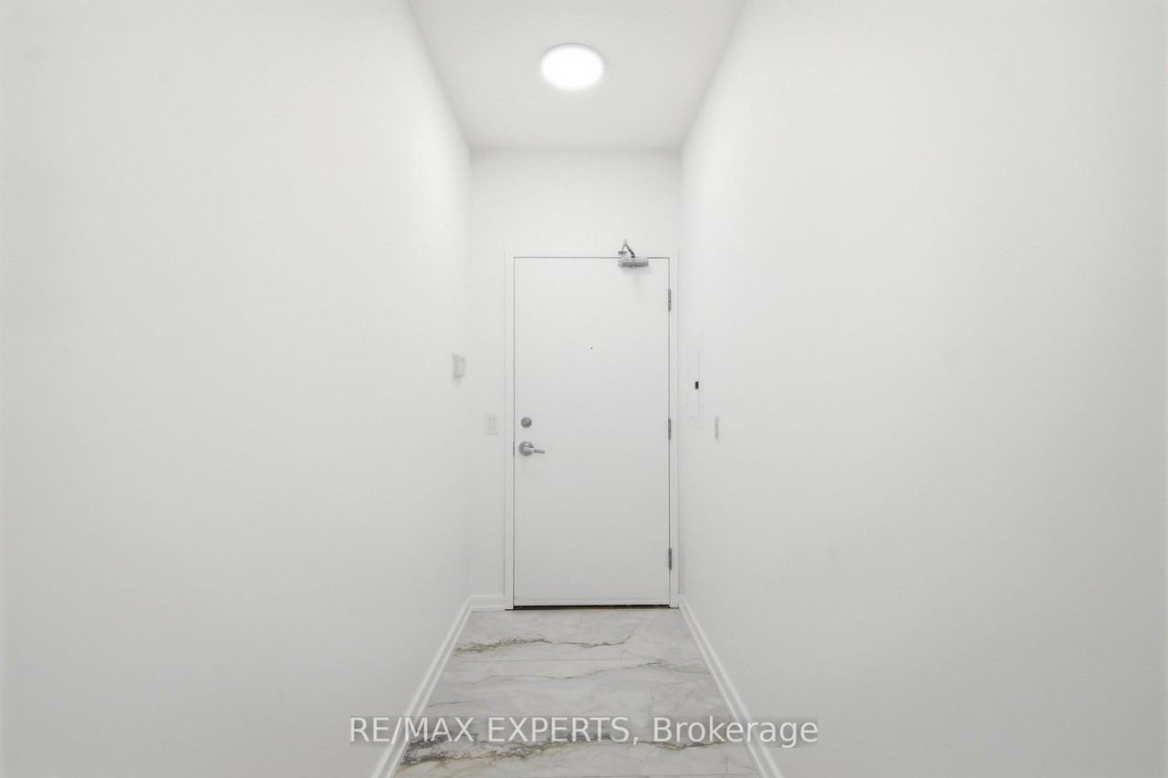 208 Queens Quay West #2211