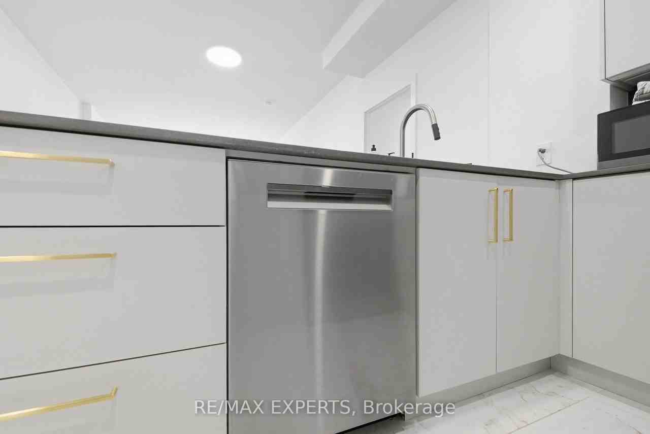 208 Queens Quay West - Photo 8