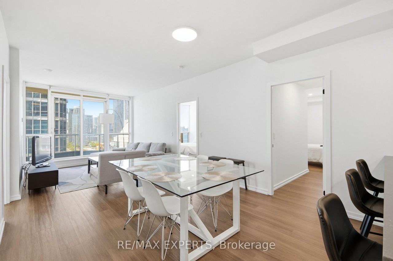 208 Queens Quay West - Photo 11