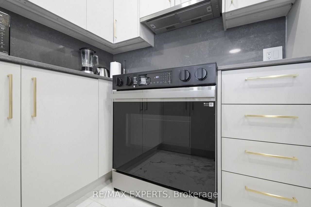 208 Queens Quay West - Photo 13