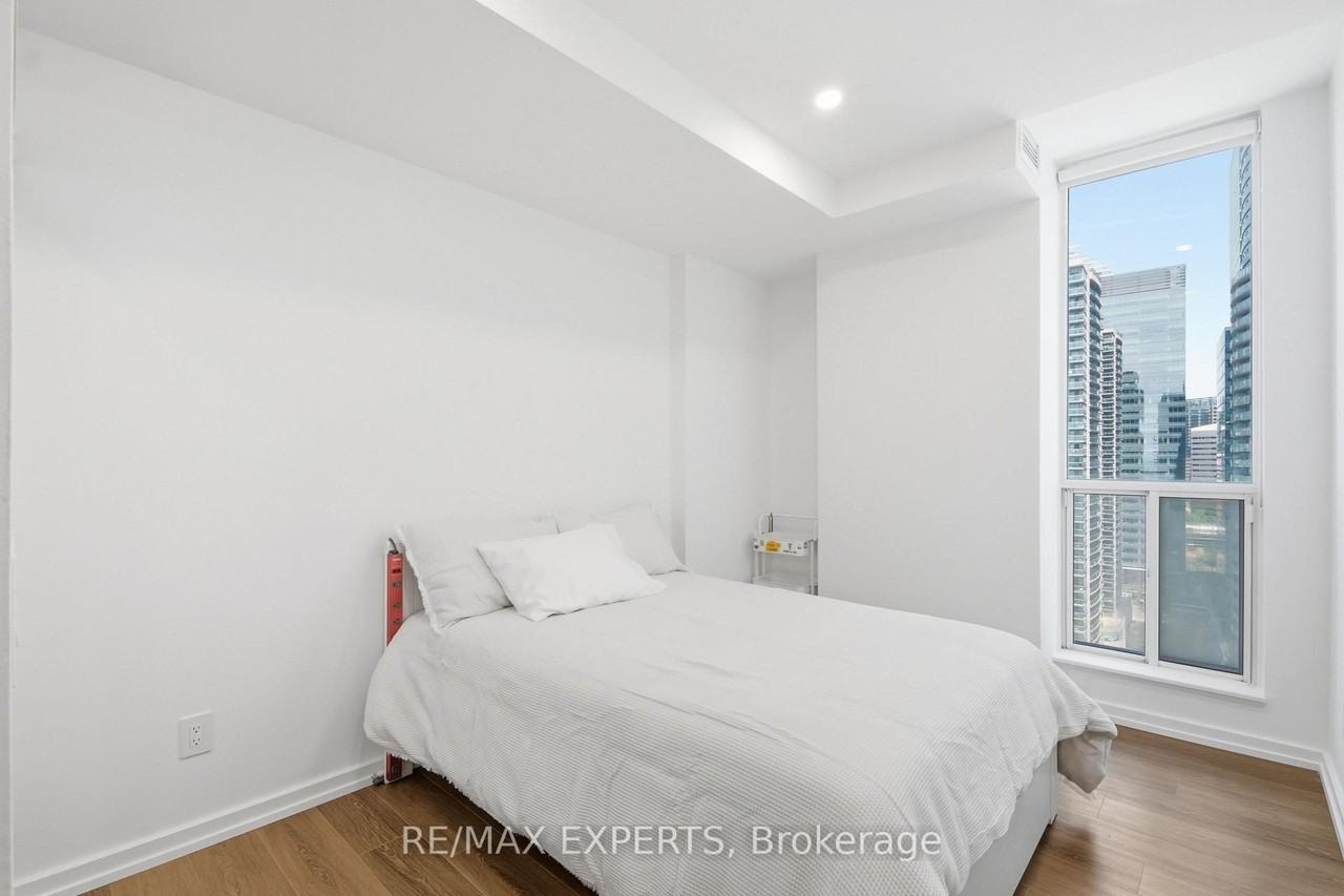208 Queens Quay West - Photo 14