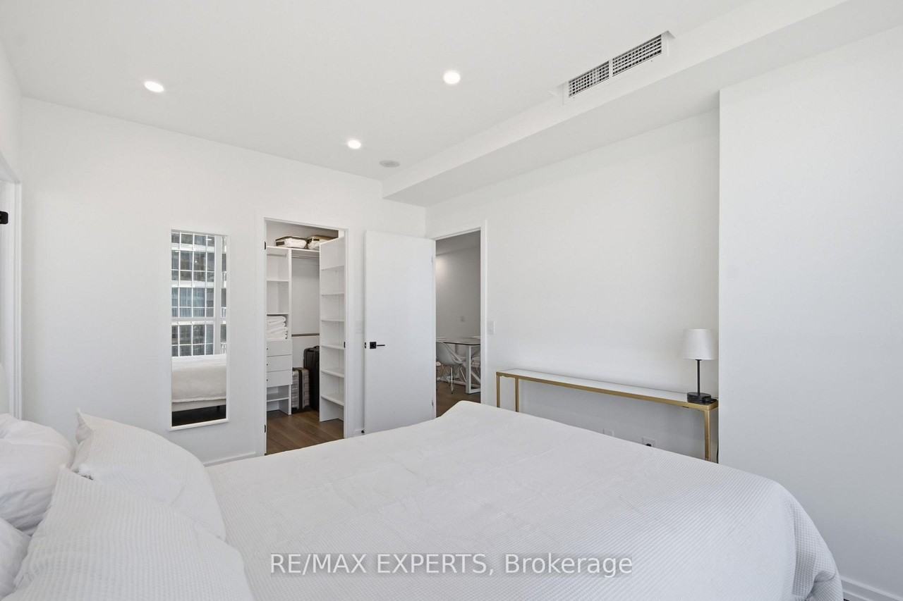 208 Queens Quay West - Photo 16