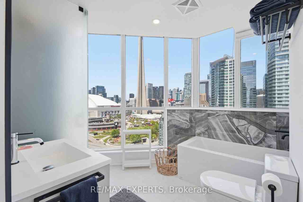 208 Queens Quay West - Photo 20