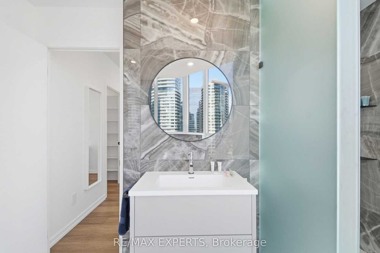 208 Queens Quay West - Photo 21