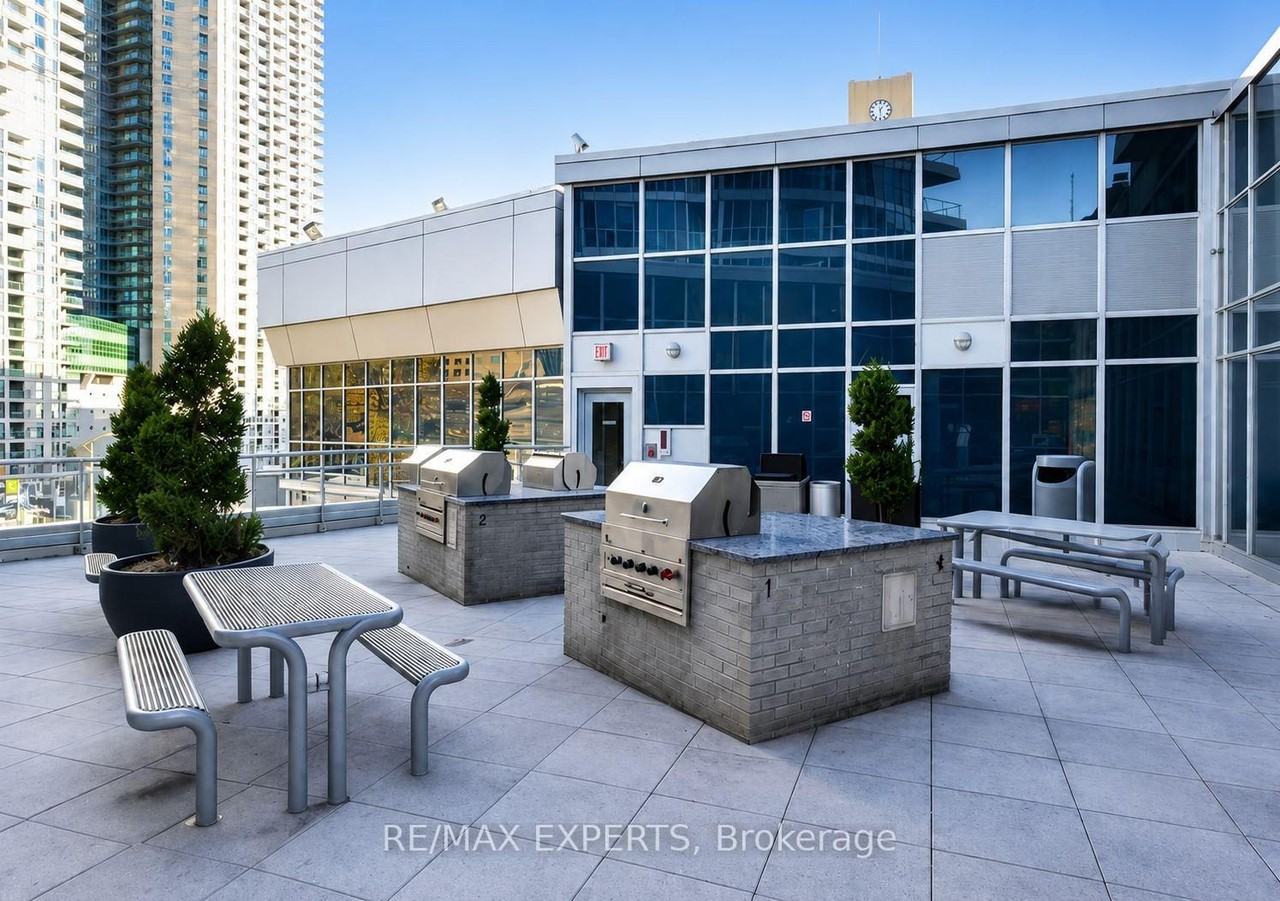 208 Queens Quay West - Photo 39