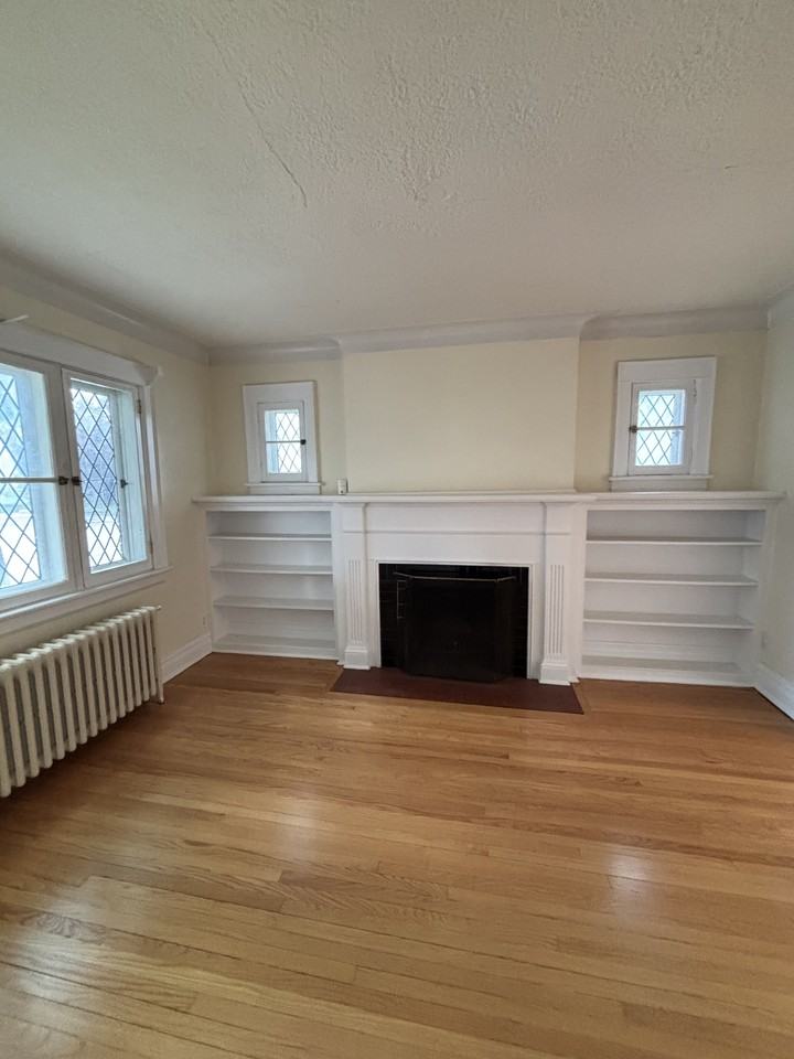 109 Ruskin St #1 - Photo 3 of 23