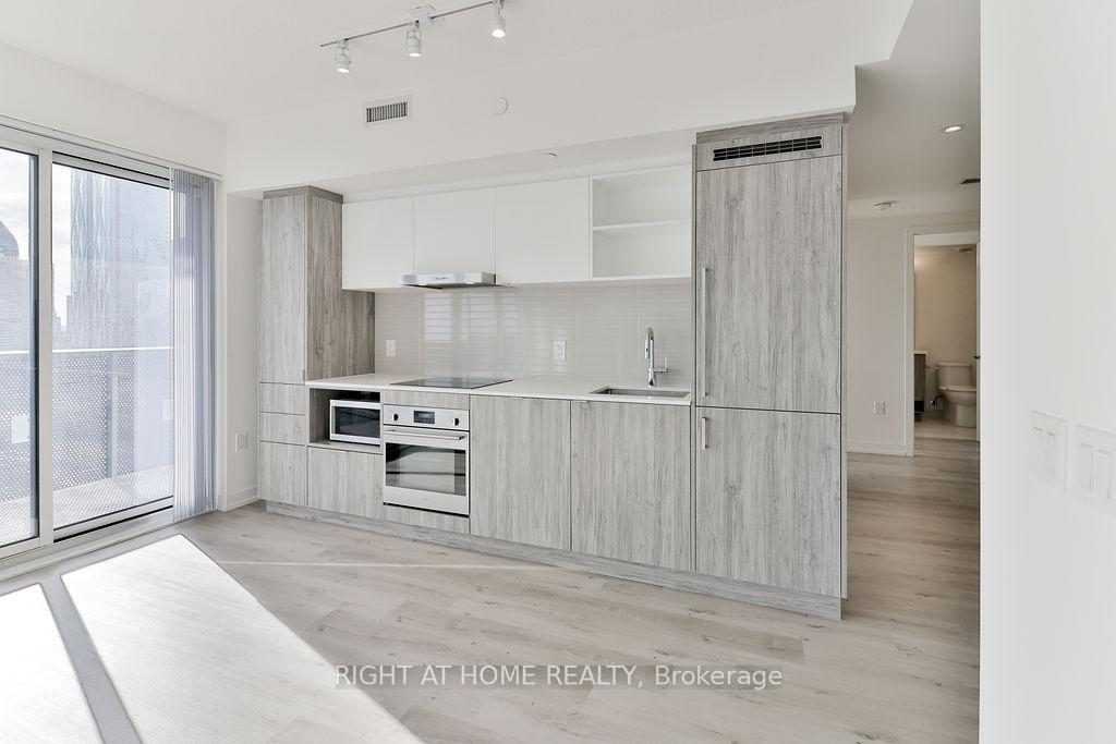 138 Downes Street #3111 - Photo 7 of 19
