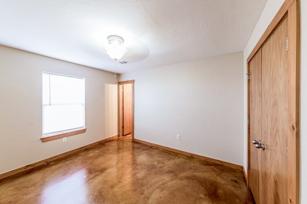 2511 W 56th St #1 - Photo 7 of 16