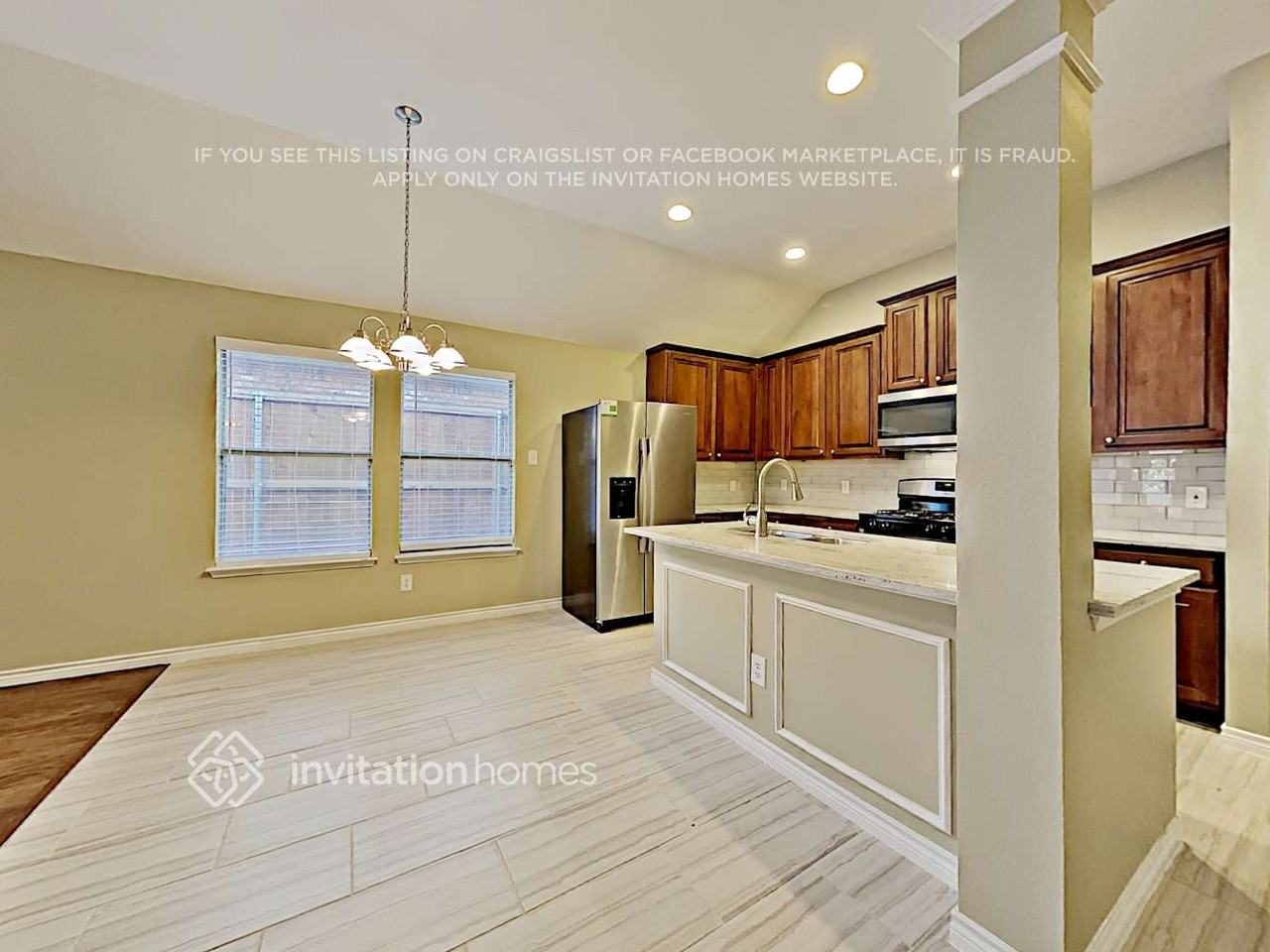 510 Maplewood Dr - Photo 5 of 17