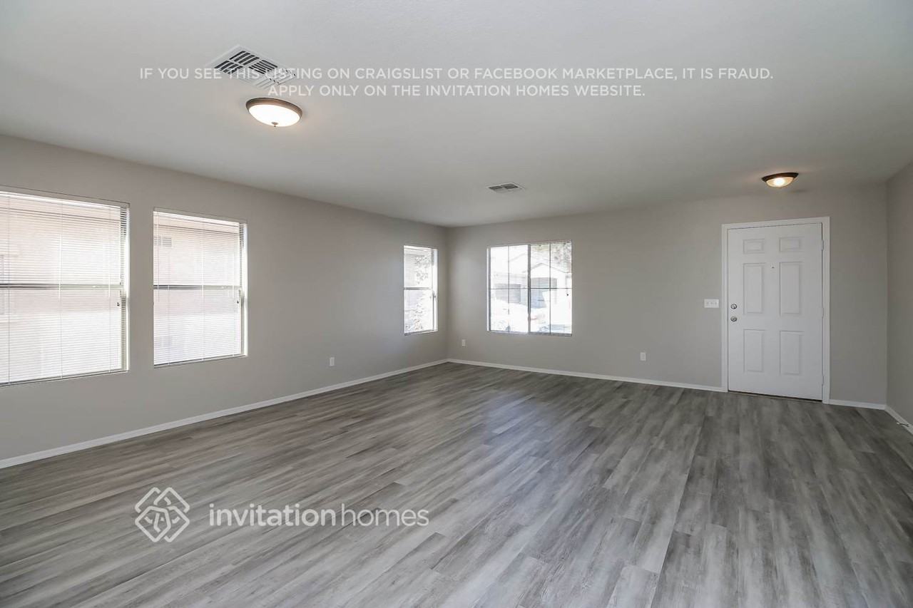 3767 E Orchid Ln - Photo 2 of 16